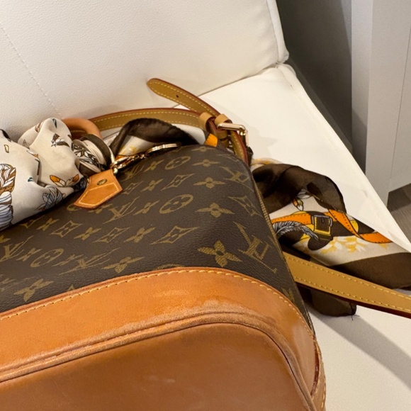 Authentic Louis Vuitton Monogram Alma Hand Bag Purse Crossbody & Charm & Twilly - Picture 3 of 15